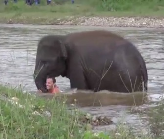 Kham Lha came to the rescue of her BFF, Save the Elephants founder Darrick Thomson.
