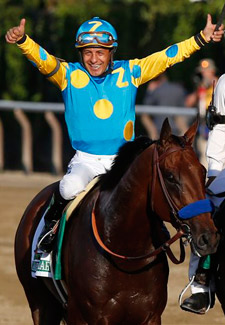 Victor Espinoza on American Pharoah after winning the Triple Crown