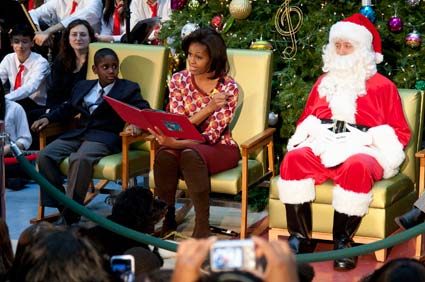 Bo the 'First Dog' listens to Christmas reading